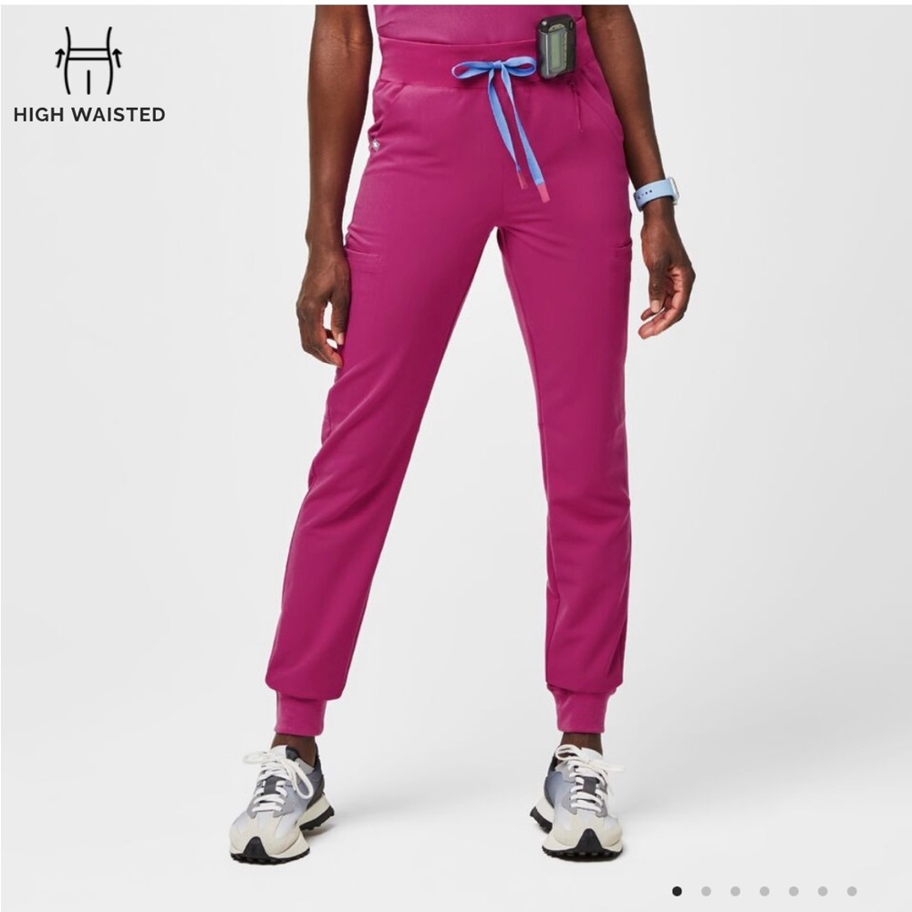 Brand new FIGS Clara jogger scrub pants size small